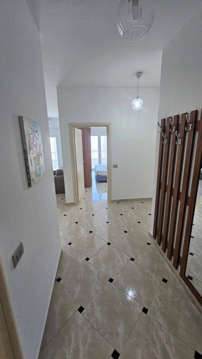 2+1 apartmán s dvoma kúpelňami, garážovým státim a výhľadom na more - 12